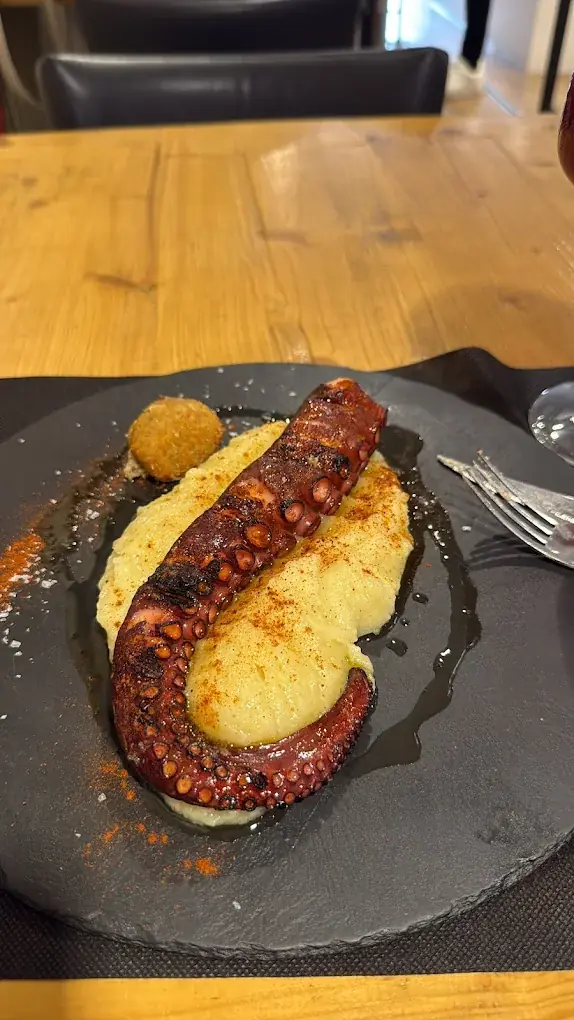 Pulpo a la brasa en Can Pérez Castelldefels